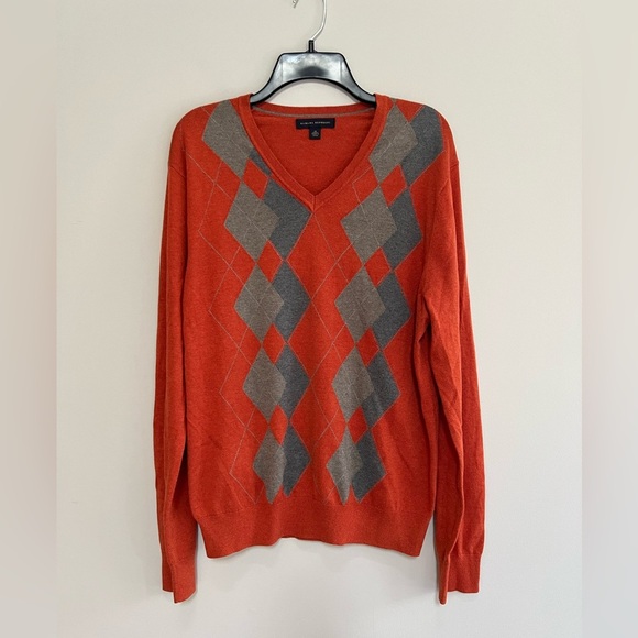 Banana Republic Silk Cashmere Argyle V-Neck Pullover Sweater, Cayenne Orange, M - Picture 2 of 8